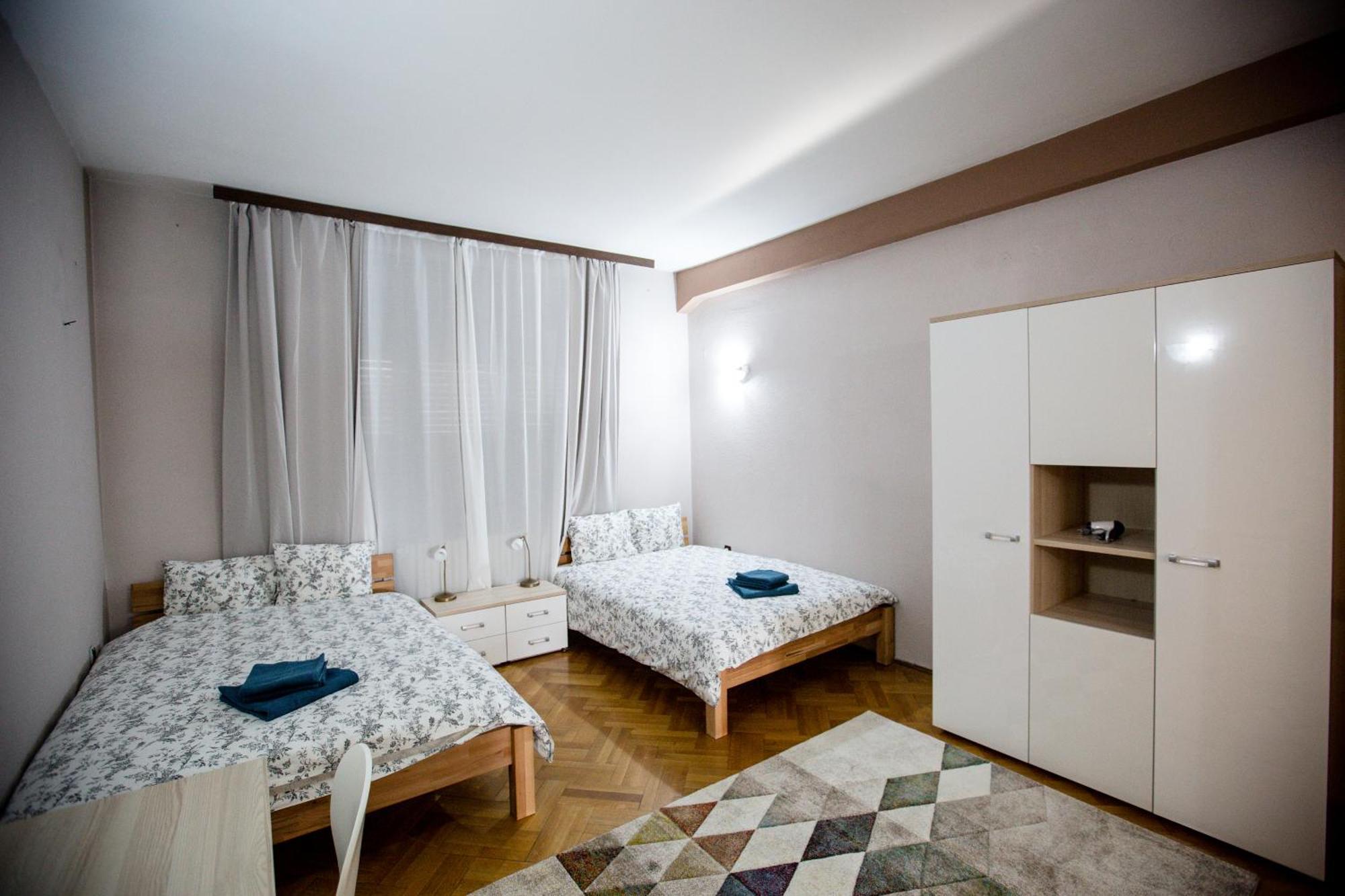 Spacious City View Apartment With Balcony Bukarest Eksteriør billede