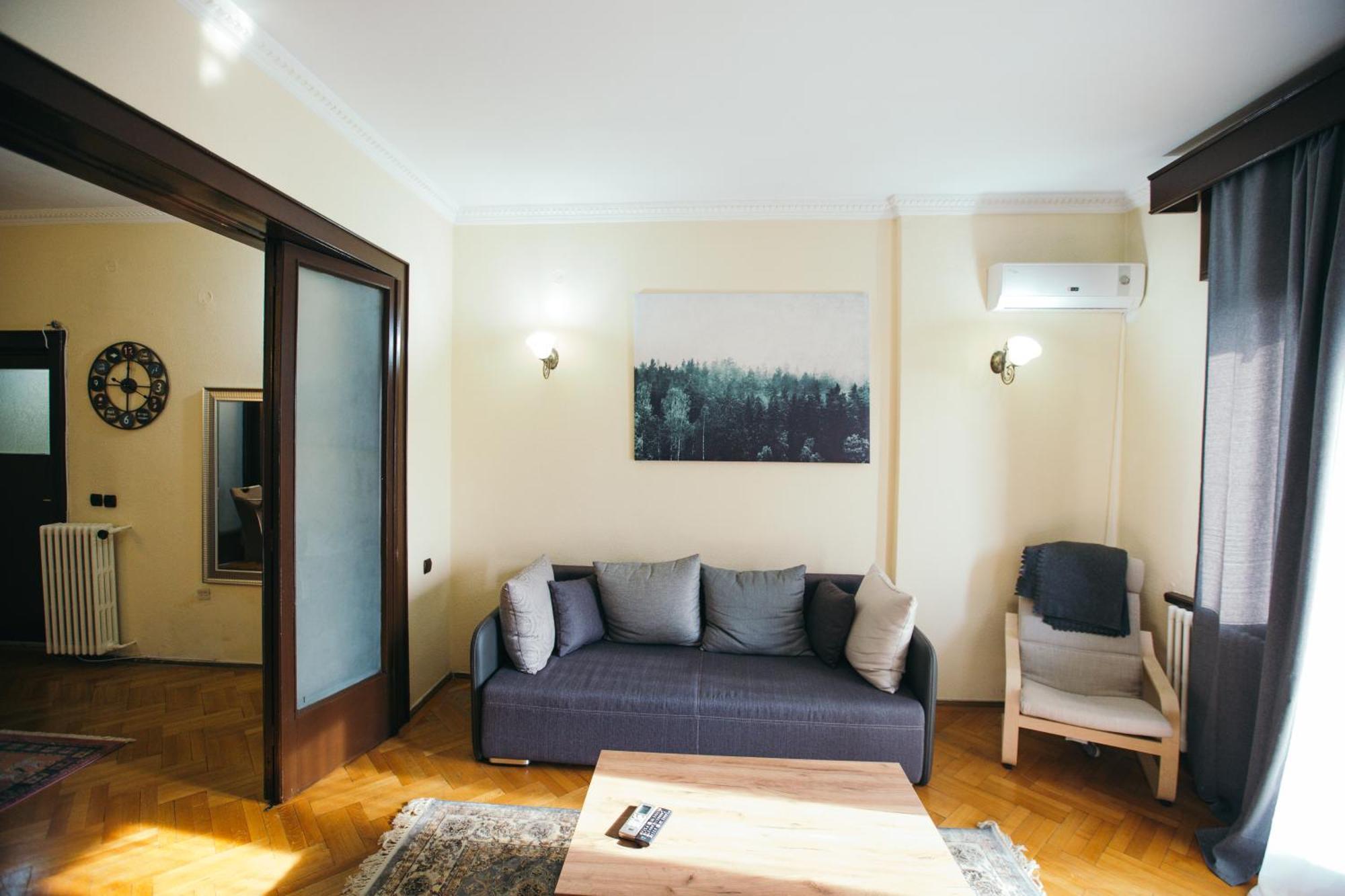 Spacious City View Apartment With Balcony Bukarest Eksteriør billede